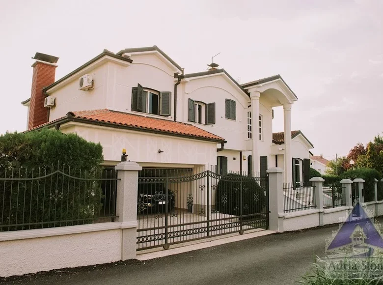Willa 5 pokojów 460 m² Podgorica, Czarnogóra
