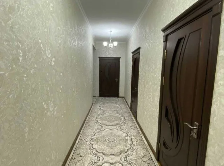 Kvartira 3 xonalar 117 m² Samarqandda