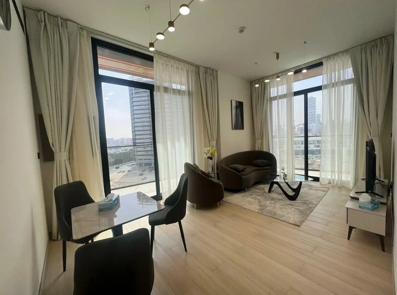 Mieszkanie 2 pokoi 82 m² Dubaj, Emiraty Arabskie