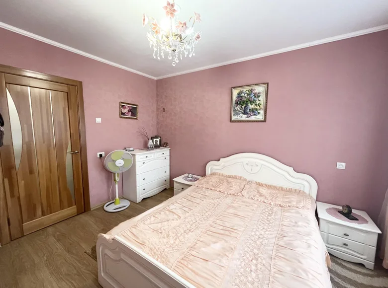 Mieszkanie 3 pokoi 70 m² Homel, Białoruś