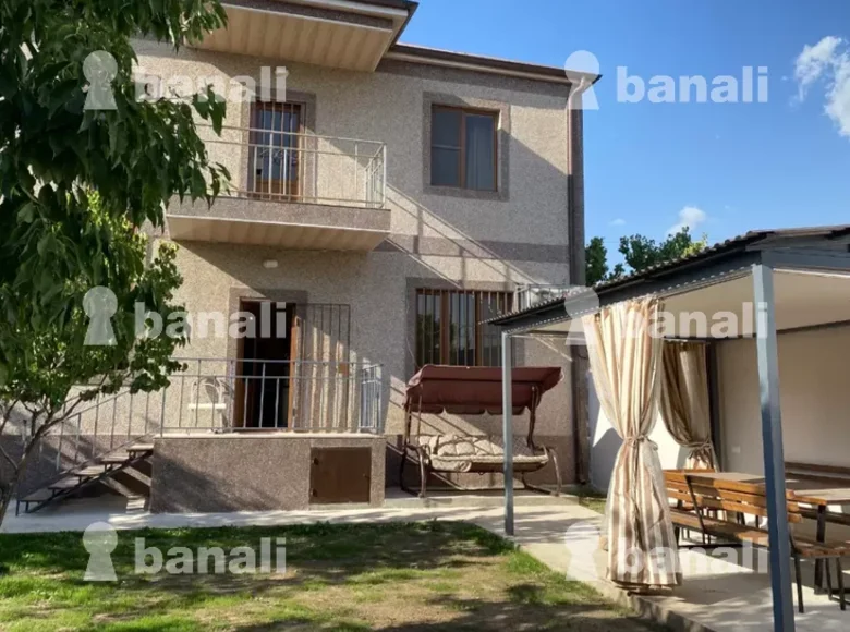 Mansion 3 bedrooms 180 m² Arinj, Armenia