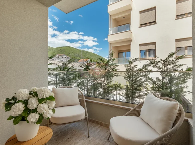 1 bedroom apartment 46 m² Baošići, Montenegro