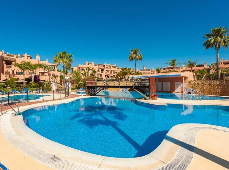 Wohnung 3 Schlafzimmer  Estepona, Spanien