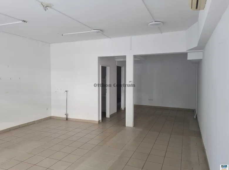 Gewerbefläche 75 m² Schiofok, Ungarn