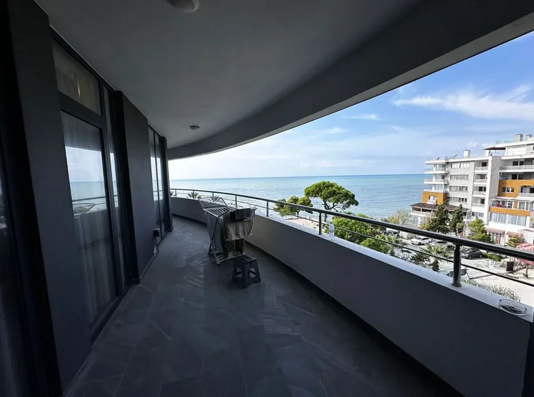 Mieszkanie 3 pokoi 120 m² Durres, Albania