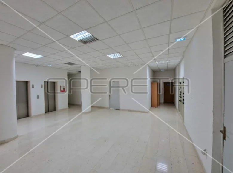 Commercial property 278 m² in Grad Split, Croatia