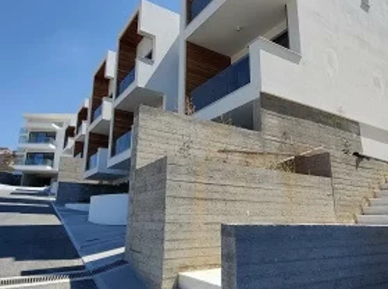 2 bedroom house 93 m² koinoteta agiou tychona, Cyprus
