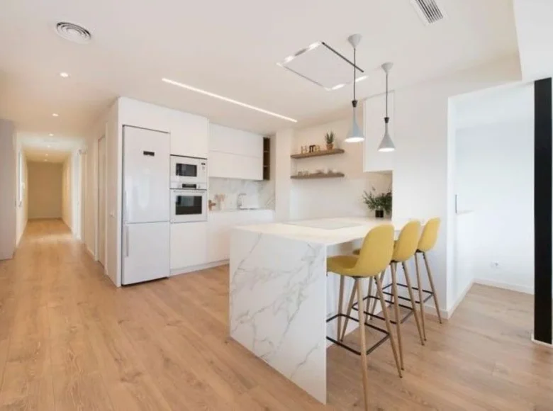 Квартира 2 спальни 85 м² Мадрид, Испания
