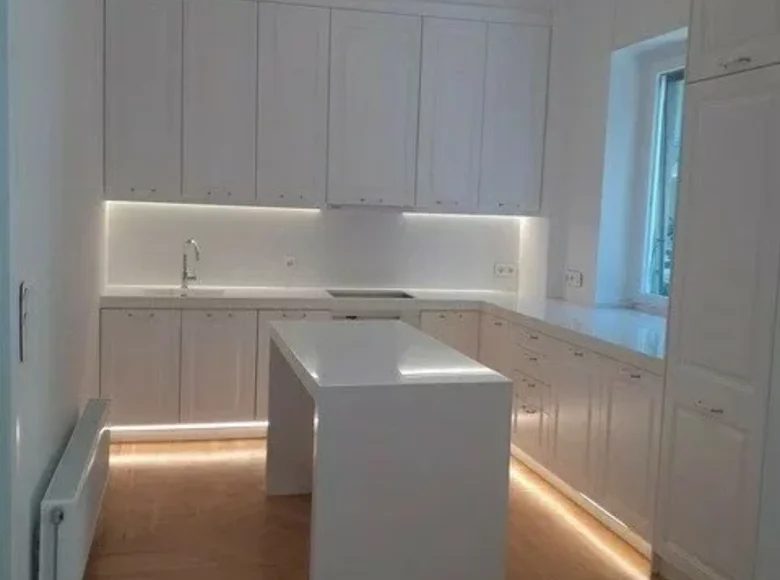 Mieszkanie 5 pokojów 140 m² Ateny, Grecja