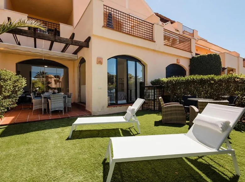 Mieszkanie 3 pokoi 177 m² Marbella, Hiszpania