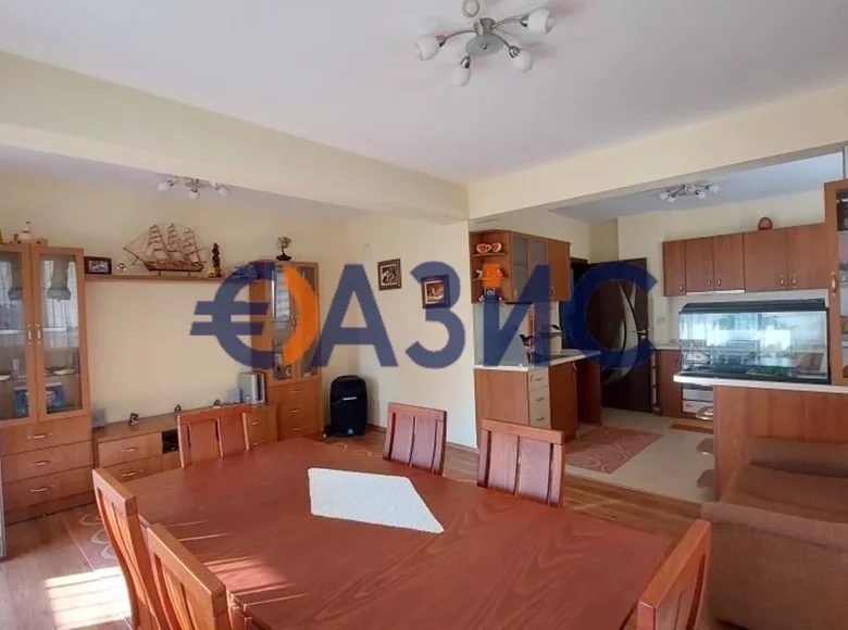 Mieszkanie 4 pokoi 140 m² Burgas, Bułgaria