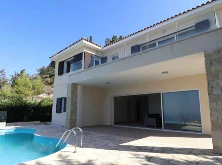 Casa 4 habitaciones 266 m² Kamares, Chipre
