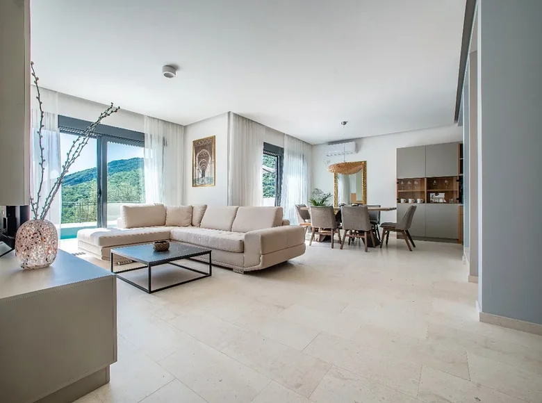 Villa 2 Schlafzimmer 160 m² Becici, Montenegro