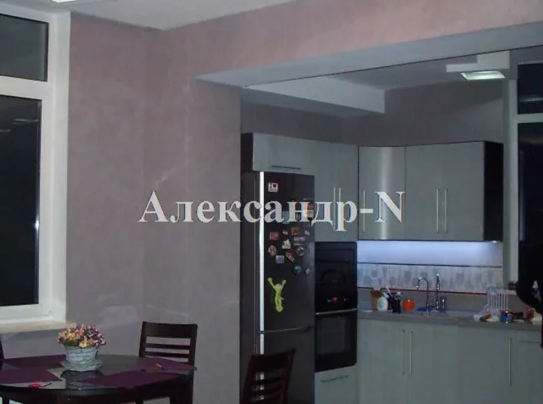 Mieszkanie 2 pokoi 115 m² Odessa, Ukraina