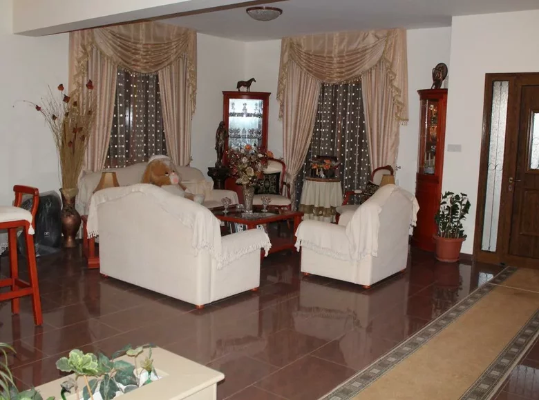 Villa de 5 habitaciones 400 m² Municipio de Means Neighborhood, Chipre
