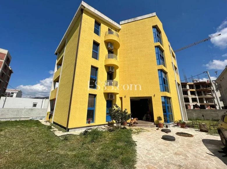 Commercial property 850 m² in Bar, Montenegro