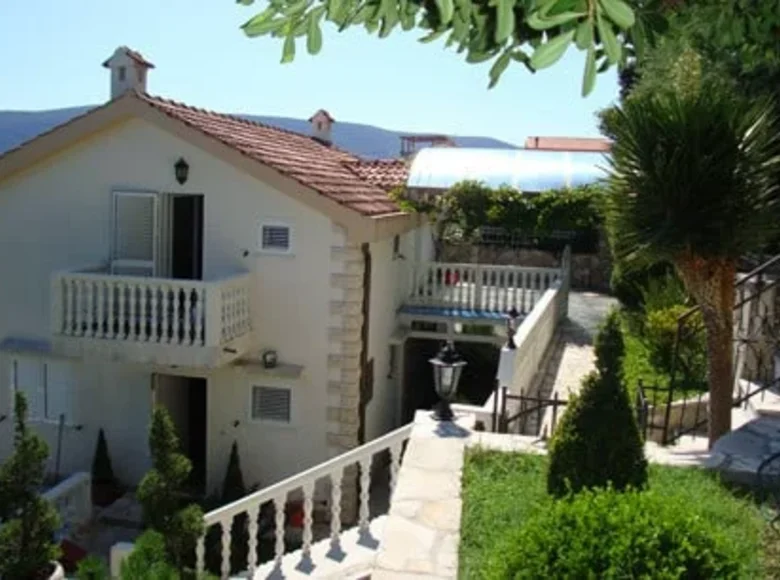 Apartamento 3 habitaciones 124 m² Zelenika-Kuti, Montenegro