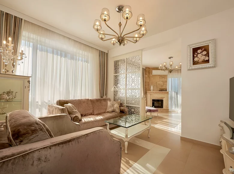 Mieszkanie 4 pokoi 150 m² Becici, Czarnogóra