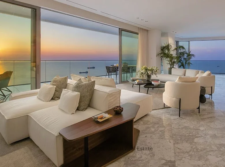 Mieszkanie 3 pokoi 135 m² Limassol, Cypr
