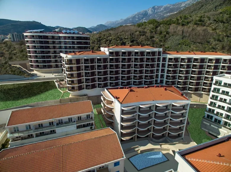 2 bedroom apartment 103 m² Becici, Montenegro