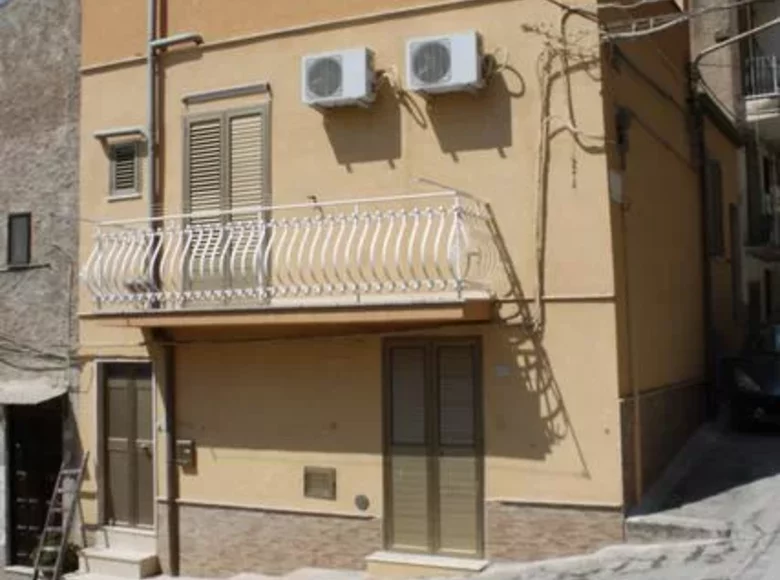 Dom 2 pokoi 150 m² Cianciana, Włochy