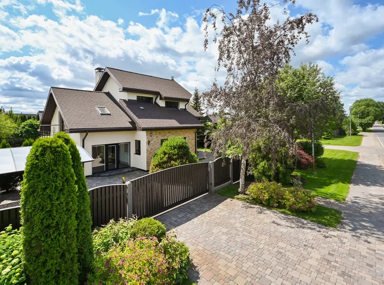 3 room house 192 m² Marupe, Latvia