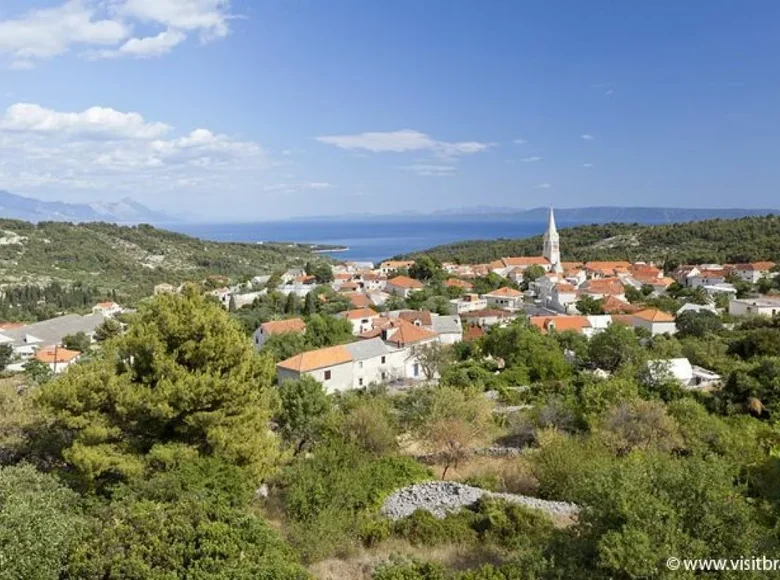 Land 349 m² Selca, Croatia