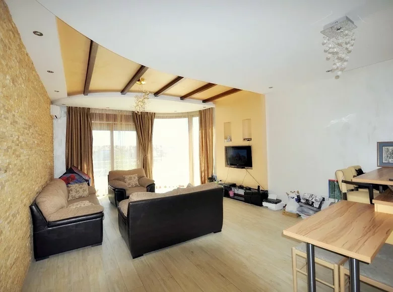 Mieszkanie 3 pokoi 105 m² Herceg Novi, Czarnogóra