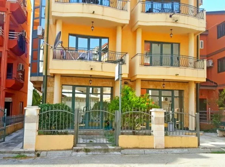 Mieszkanie 2 pokoi 59 m² Budva, Czarnogóra