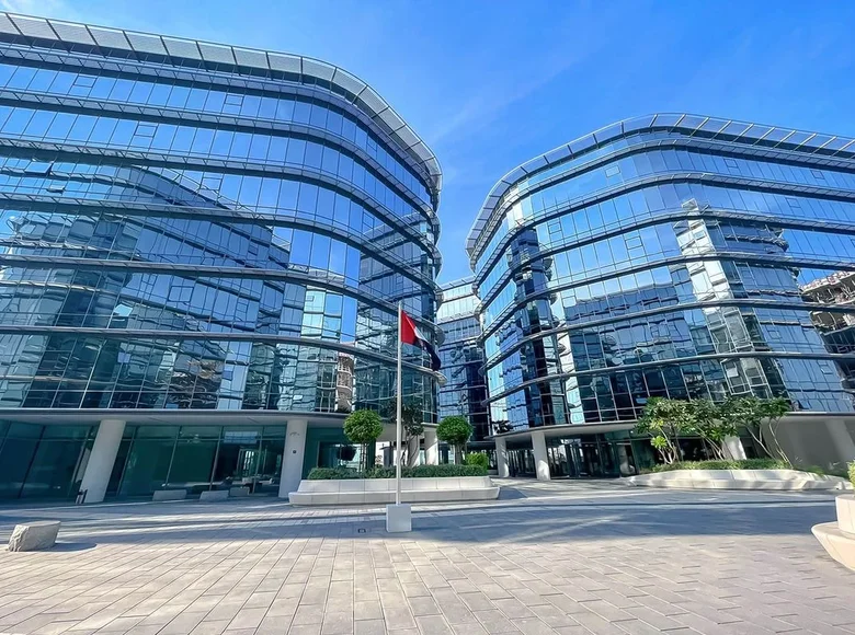 Office 399 m² in Dubai, United Arab Emirates