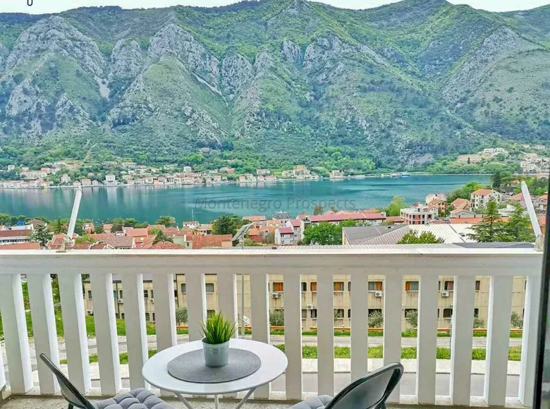 Apartamento 2 habitaciones 77 m² Bijela, Montenegro