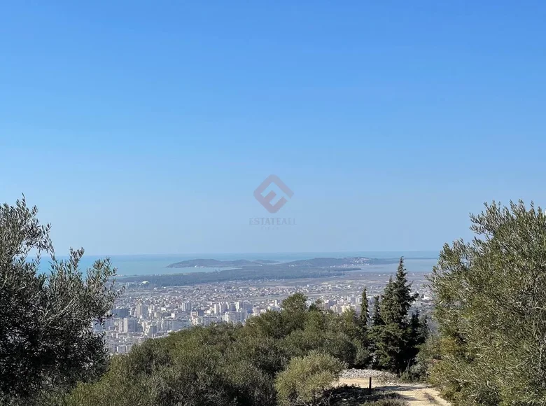 Atterrir 2 596 m² Vlora, Albanie