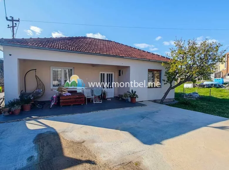 2 bedroom house 110 m² Bar, Montenegro