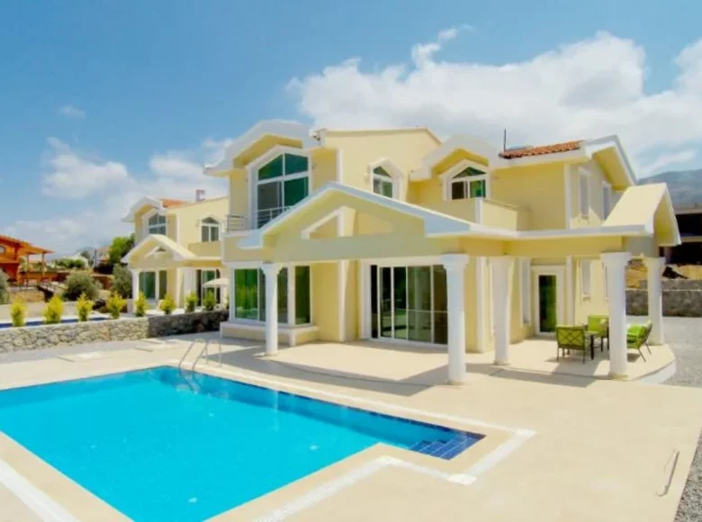 Villa de tres dormitorios 200 m² Karavas, Chipre