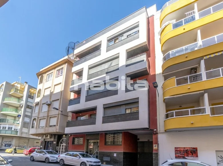 Mieszkanie 3 pokoi 70 m² Torrevieja, Hiszpania