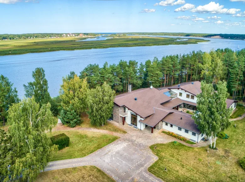 9 room house 1 500 m² Jurmala, Latvia