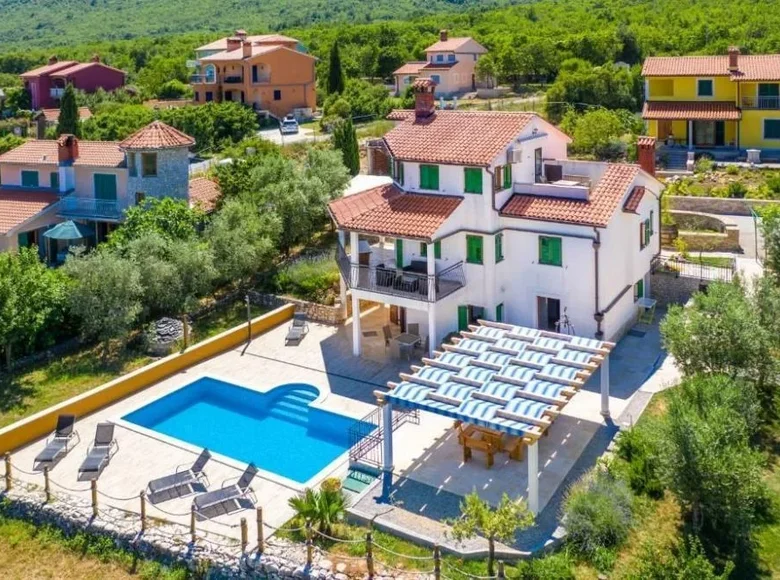 Villa de 4 dormitorios 200 m² Rabac, Croacia
