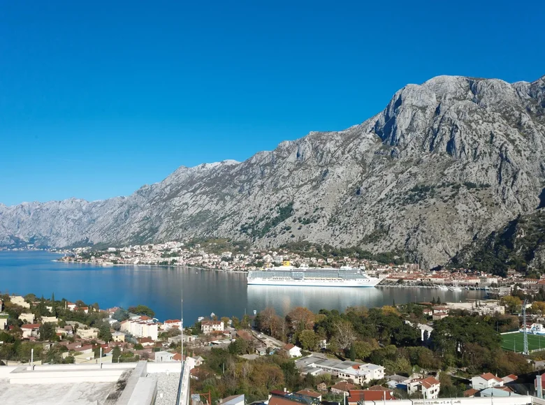 Mieszkanie 3 pokoi 154 m² Kotor, Czarnogóra