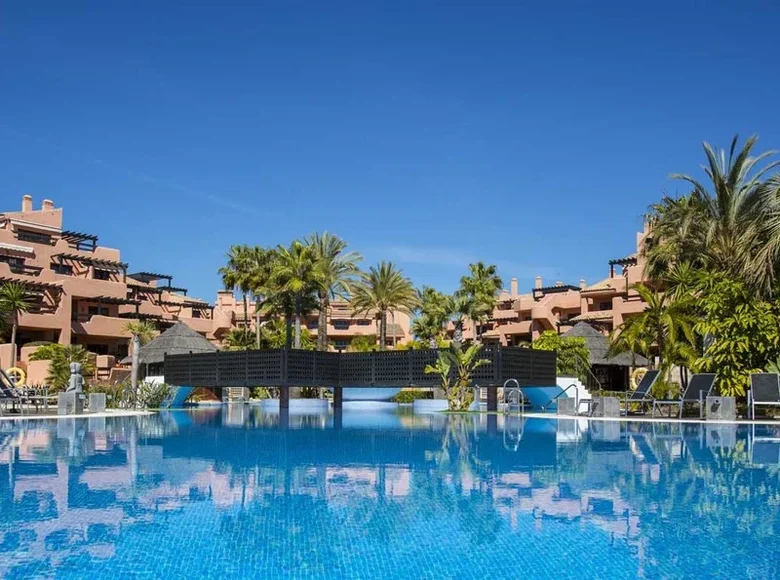 3 bedroom apartment 170 m² Estepona, Spain