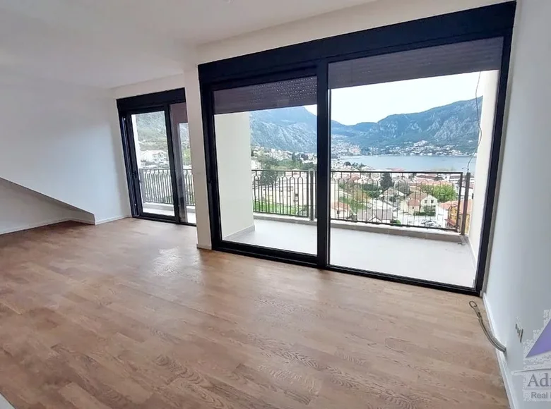 Apartamento 3 habitaciones 115 m² Dobrota, Montenegro