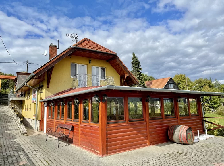 Ресторан, кафе 160 м² Хевиз, Венгрия
