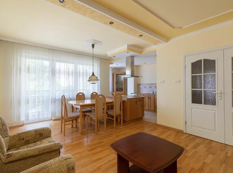 Mieszkanie 3 pokoi 75 m² Warszawa, Polska