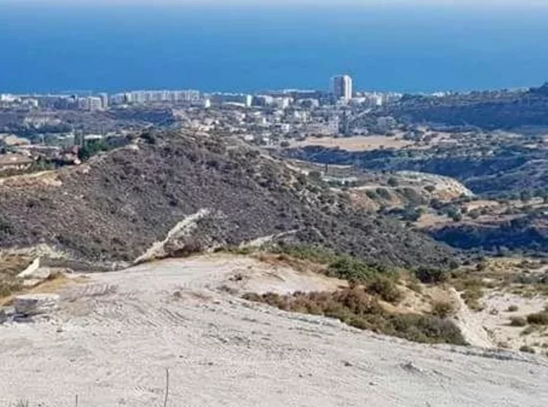 Land  koinoteta agiou tychona, Cyprus