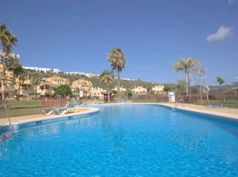 2 bedroom apartment 101 m² Manilva, Spain