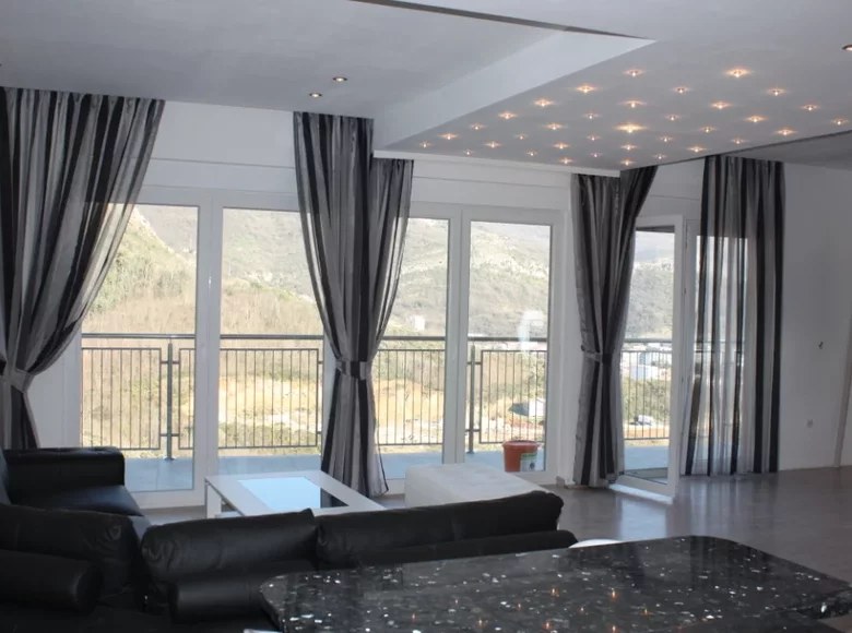 3 bedroom apartment 250 m² Budva Municipality, Montenegro