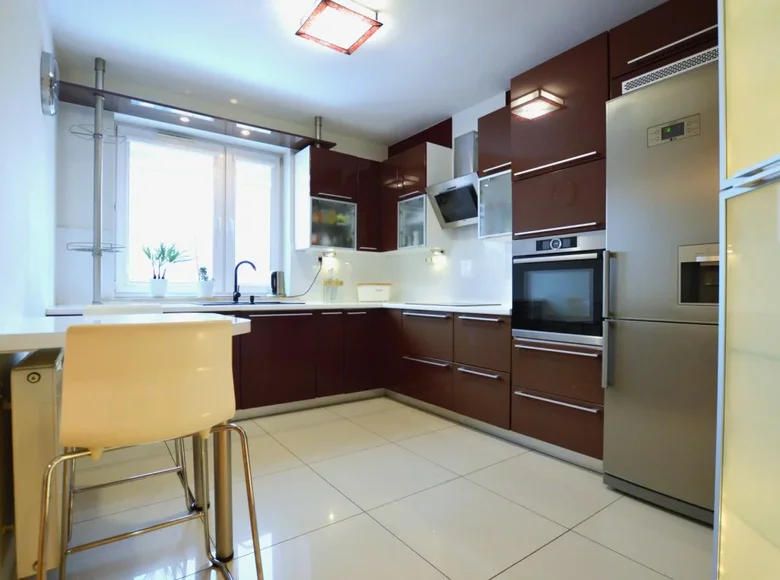 3 room apartment 76 m² Warsaw, Poland