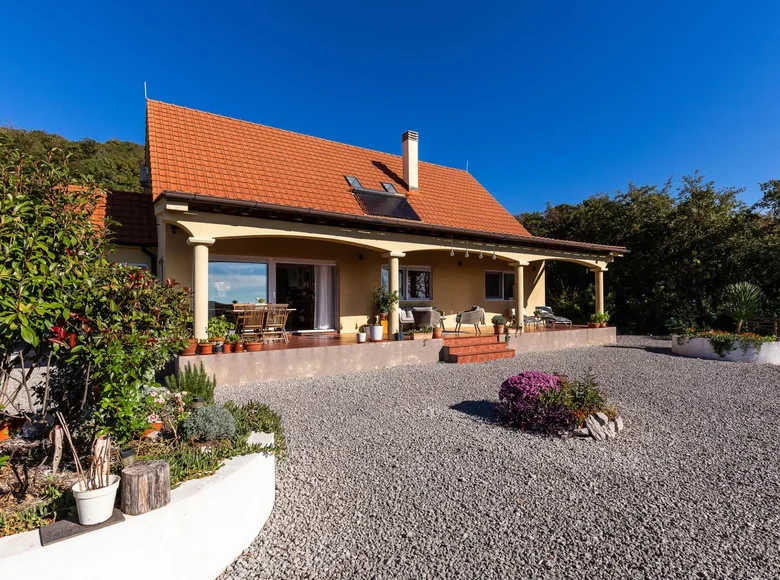 4 bedroom apartment 220 m² Montenegro, Montenegro