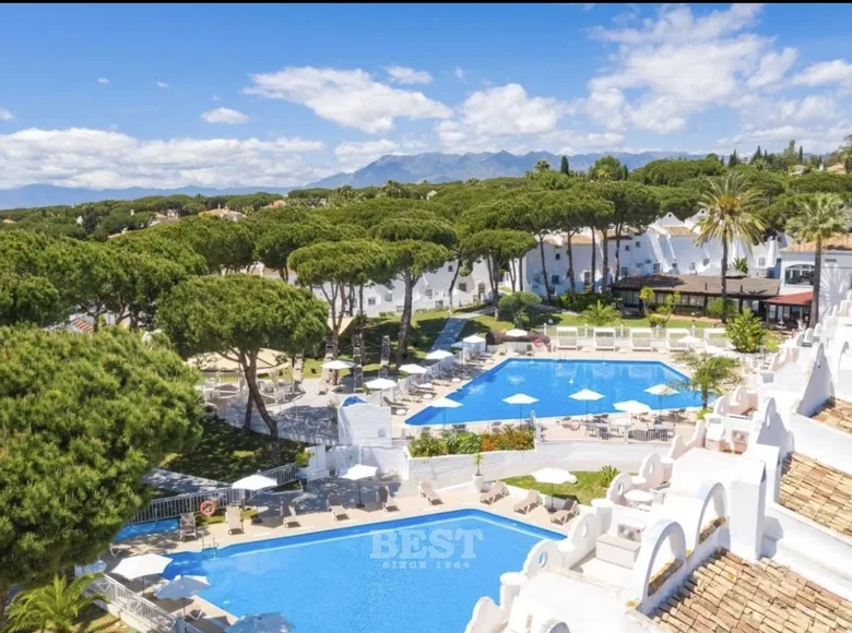 Hotel 14 700 m² Marbella, Spanien