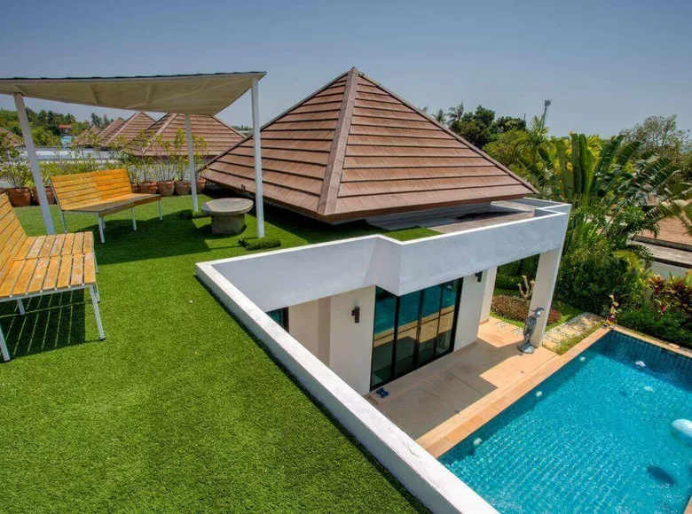 Villa 2 Schlafzimmer 150 m² Phuket, Thailand