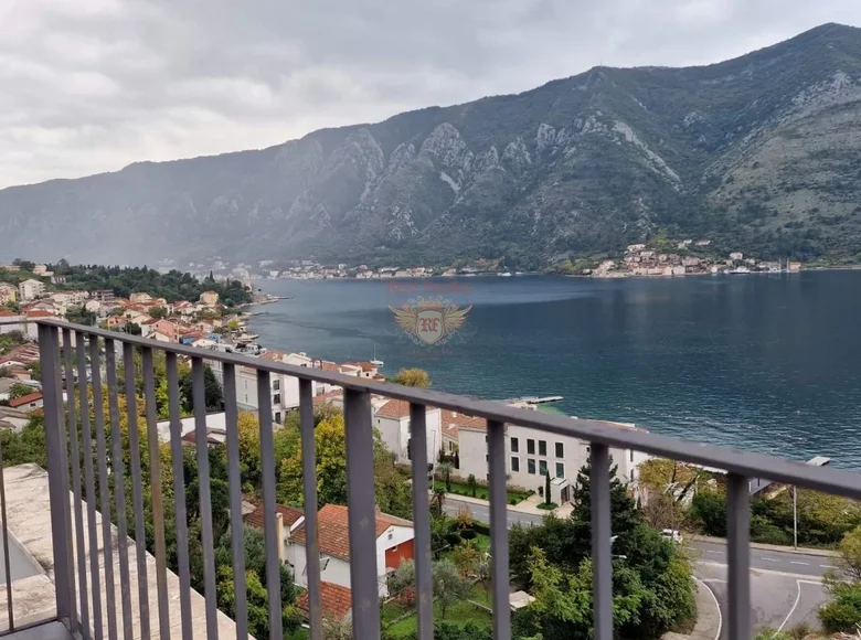 Wohnung 5 Zimmer 403 m² Dobrota, Montenegro